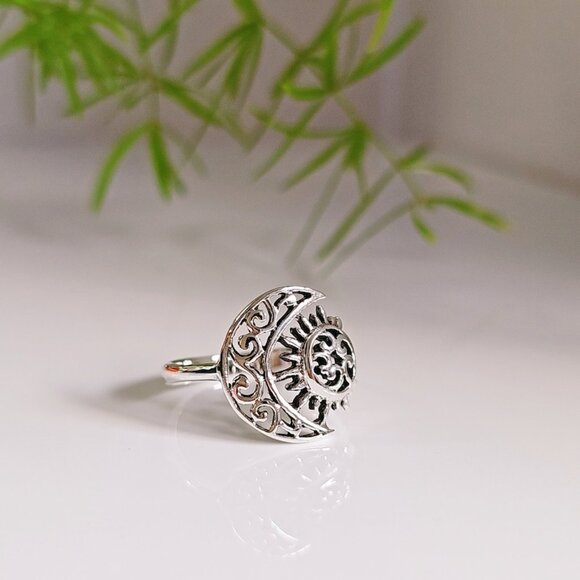 Women's 925 Sterling Silver Moon and Sun Ring Bohemian Crescent Moon Ring - Picture 3 of 10